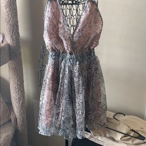 BNWT Stella & Jamie animal print romper sz small